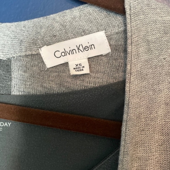 Calvin Klein Grey Color Block Cardigan, Matching Long Sleeve Top Bundle - Picture 3 of 6